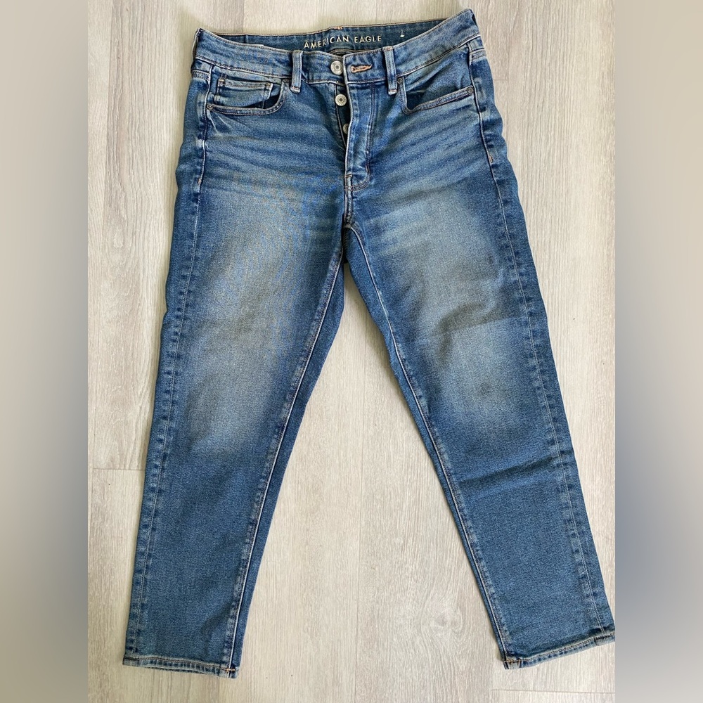 American Eagle short tom girl button fly jeans